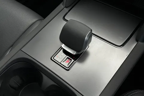 KS74NKX Land Rover Discovery Sport 2.0 D200 Dynamic HSE 5dr Thumbnail #14