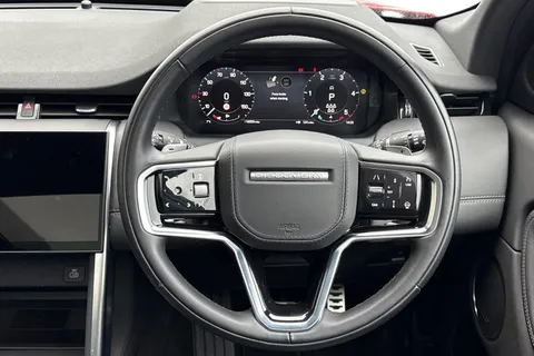 KS74NKX Land Rover Discovery Sport 2.0 D200 Dynamic HSE 5dr Thumbnail #16