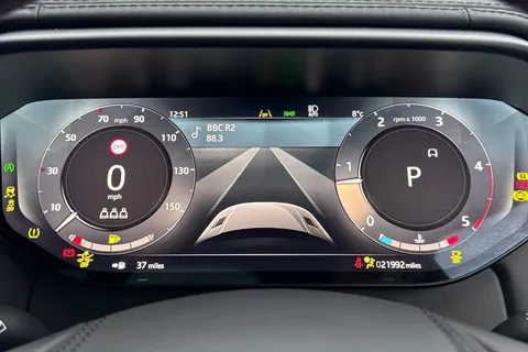 KT73EOU Land Rover Range Rover Sport 3.0 D300 Dynamic SE 5dr Thumbnail #18