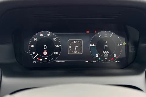 KS74NKX Land Rover Discovery Sport 2.0 D200 Dynamic HSE 5dr Thumbnail #17