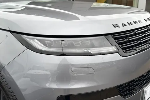 KT73EOU Land Rover Range Rover Sport 3.0 D300 Dynamic SE 5dr Thumbnail #19