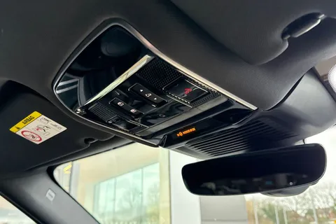 KT73EOU Land Rover Range Rover Sport 3.0 D300 Dynamic SE 5dr Thumbnail #25