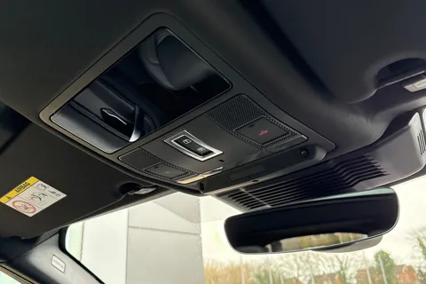 KS74NKX Land Rover Discovery Sport 2.0 D200 Dynamic HSE 5dr Thumbnail #24