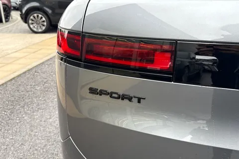 KT73EOU Land Rover Range Rover Sport 3.0 D300 Dynamic SE 5dr Thumbnail #28