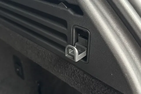 KT73EOU Land Rover Range Rover Sport 3.0 D300 Dynamic SE 5dr Thumbnail #29