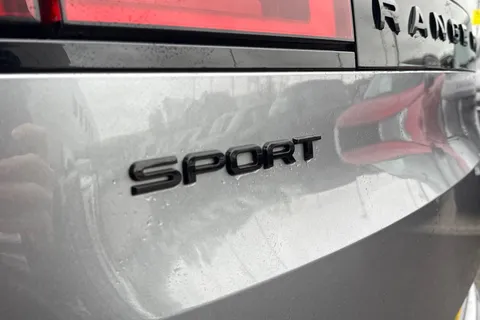 KT73EOU Land Rover Range Rover Sport 3.0 D300 Dynamic SE 5dr Thumbnail #31