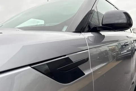 KT73EOU Land Rover Range Rover Sport 3.0 D300 Dynamic SE 5dr Thumbnail #37