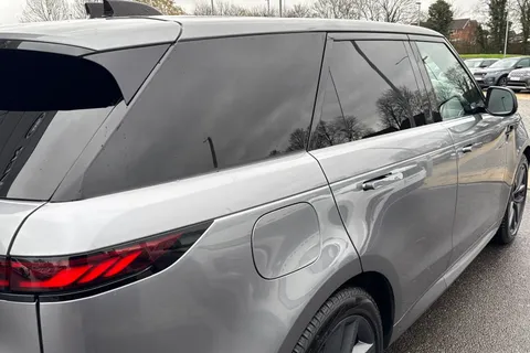 KT73EOU Land Rover Range Rover Sport 3.0 D300 Dynamic SE 5dr Thumbnail #40