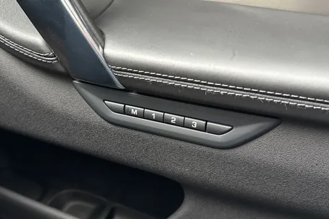 KS74NKX Land Rover Discovery Sport 2.0 D200 Dynamic HSE 5dr Thumbnail #44