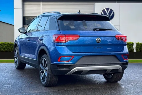  Volkswagen T-Roc 1.5 TSI Style Design DSG Euro 6 (s/s) 5dr Thumbnail #2