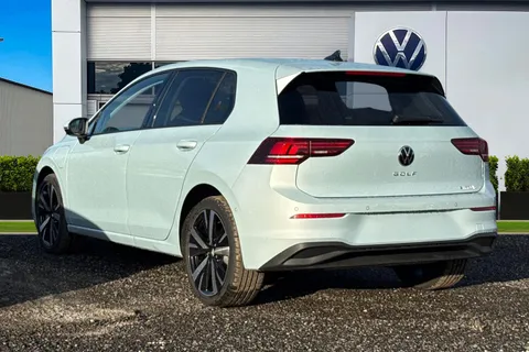  Volkswagen Golf 1.5 TSI eHybrid 19.7kWh Match DSG Euro 6 (s/s) 5dr Thumbnail #2