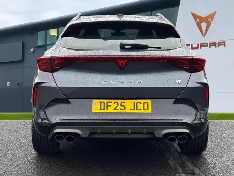 DF25JCO CUPRA Formentor 2.0 TSI 333 VZ2 5dr DSG 4Drive **Panoramic sunroof** Thumbnail #4