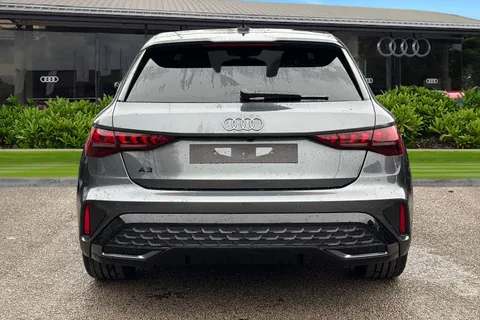 Audi A3 1.5 TFSI S line Sportback Euro 6 (s/s) 5dr Thumbnail #5