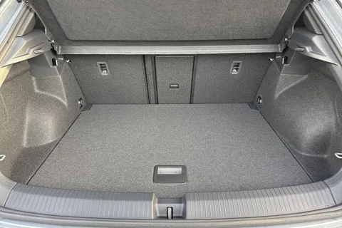  Volkswagen T-Roc 1.5 TSI Black Edition Plus DSG Euro 6 (s/s) 5dr Thumbnail #6