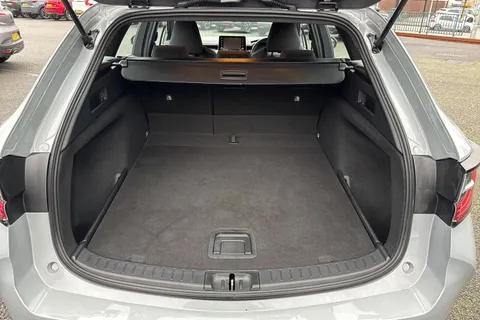 SM72BHF Toyota Corolla 1.8 VVT-h Icon Touring Sports CVT Euro 6 (s/s) 5dr Thumbnail #7