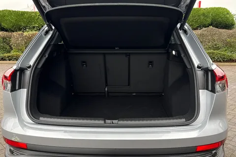 KY75CPV Audi Q4 e-tron Q4  Sport 55 e-tron quattro 250,00 kW Thumbnail #7