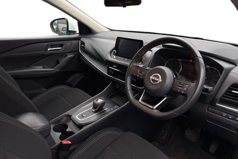 FV23MJX Nissan Qashqai 1.3 DiG-T MH 158 Acenta Premium 5dr Xtronic Thumbnail #7