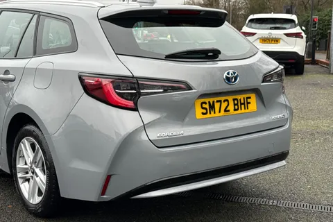 SM72BHF Toyota Corolla 1.8 VVT-h Icon Touring Sports CVT Euro 6 (s/s) 5dr Thumbnail #8