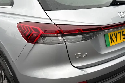 KY75CPV Audi Q4 e-tron Q4  Sport 55 e-tron quattro 250,00 kW Thumbnail #8