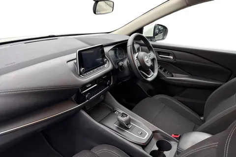 FV23MJX Nissan Qashqai 1.3 DiG-T MH 158 Acenta Premium 5dr Xtronic Thumbnail #8