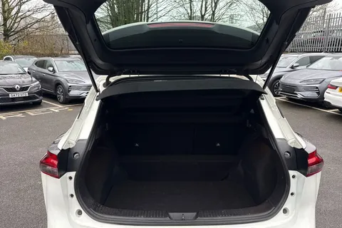 FV23MJX Nissan Qashqai 1.3 DiG-T MH 158 Acenta Premium 5dr Xtronic Thumbnail #9