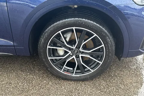 YF73HYK Audi Q5 50 TFSI e Quattro Black Edition 5dr S Tronic Thumbnail #9