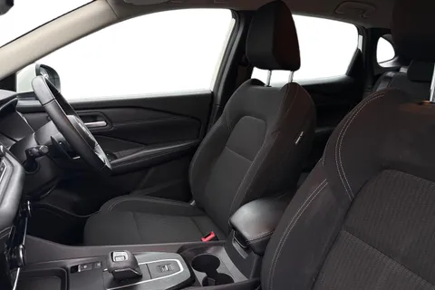 FV23MJX Nissan Qashqai 1.3 DiG-T MH 158 Acenta Premium 5dr Xtronic Thumbnail #10