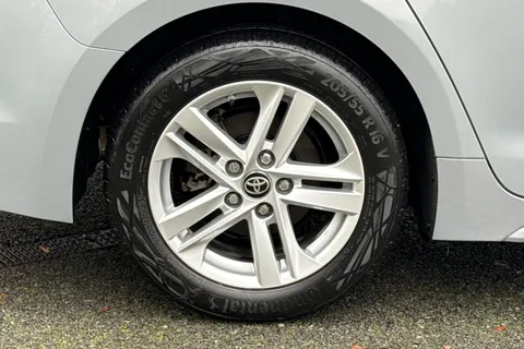 SM72BHF Toyota Corolla 1.8 VVT-h Icon Touring Sports CVT Euro 6 (s/s) 5dr Thumbnail #11