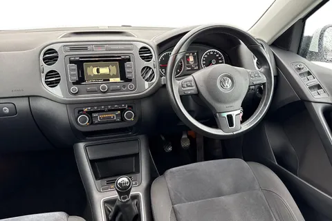 17 of 123 for Volkswagen Tiguan 2.0 TDI BlueMotion Tech Match 2WD Euro 5 (s/s) 5dr