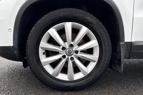37 of 123 for Volkswagen Tiguan 2.0 TDI BlueMotion Tech Match 2WD Euro 5 (s/s) 5dr