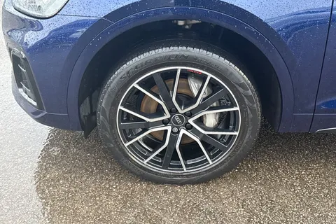 YF73HYK Audi Q5 50 TFSI e Quattro Black Edition 5dr S Tronic Thumbnail #12