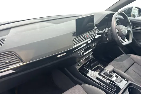 YF73HYK Audi Q5 50 TFSI e Quattro Black Edition 5dr S Tronic Thumbnail #14