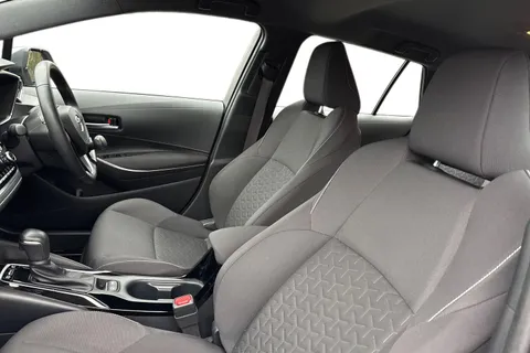 SM72BHF Toyota Corolla 1.8 VVT-h Icon Touring Sports CVT Euro 6 (s/s) 5dr Thumbnail #16