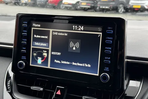 SM72BHF Toyota Corolla 1.8 VVT-h Icon Touring Sports CVT Euro 6 (s/s) 5dr Thumbnail #17