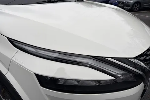 FV23MJX Nissan Qashqai 1.3 DiG-T MH 158 Acenta Premium 5dr Xtronic Thumbnail #16