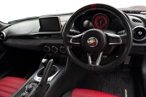 CK18YFD Abarth 124 Spider 1.4 MultiAir Euro 6 2dr Thumbnail #18