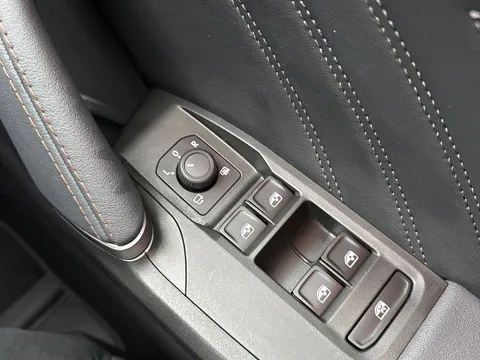 DF25JCO CUPRA Formentor 2.0 TSI 333 VZ2 5dr DSG 4Drive **Panoramic sunroof** Thumbnail #17