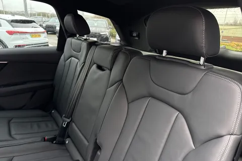  Audi Q7 3.0 TFSI V6 55 Black Edition Tiptronic quattro Euro 6 (s/s) 5dr Thumbnail #19