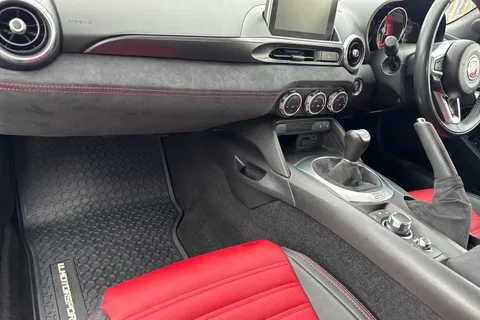 CK18YFD Abarth 124 Spider 1.4 MultiAir Euro 6 2dr Thumbnail #20