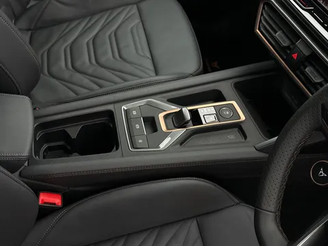 DF25JCO CUPRA Formentor 2.0 TSI 333 VZ2 5dr DSG 4Drive **Panoramic sunroof** Thumbnail #19