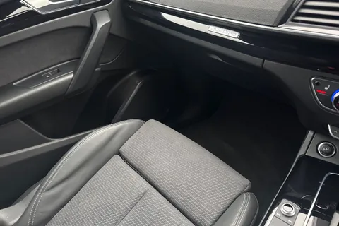 YF73HYK Audi Q5 50 TFSI e Quattro Black Edition 5dr S Tronic Thumbnail #19