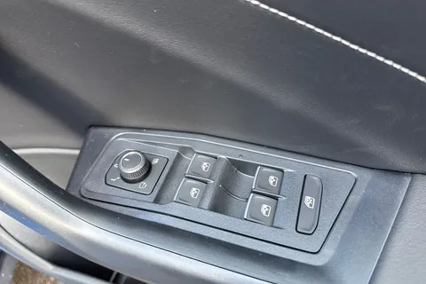  Volkswagen T-Roc 1.5 TSI Style Design DSG Euro 6 (s/s) 5dr Thumbnail #20