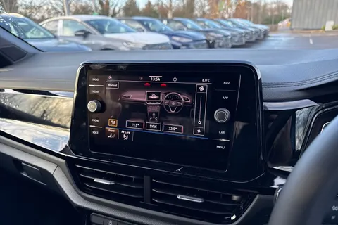  Volkswagen T-Roc 1.5 TSI Style Design DSG Euro 6 (s/s) 5dr Thumbnail #21