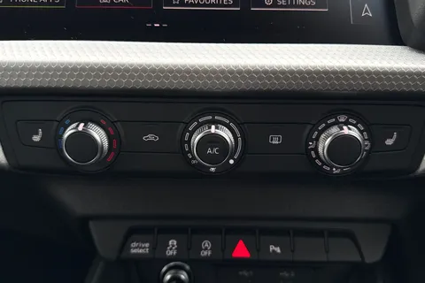  Audi A1 1.5 TFSI 35 Black Edition Sportback S Tronic Euro 6 (s/s) 5dr Thumbnail #22