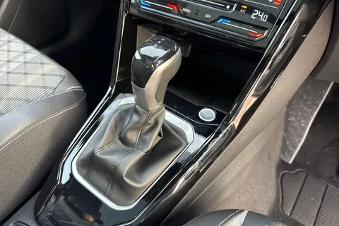  Volkswagen T-Roc 1.5 TSI Black Edition Plus DSG Euro 6 (s/s) 5dr Thumbnail #22