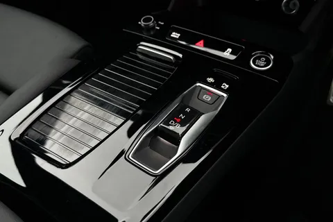 KY25EJV Audi Q6 E-Tron Q6 SUV S line e-tron performance 225,00 kW Thumbnail #24