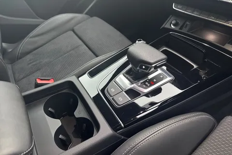 YF73HYK Audi Q5 50 TFSI e Quattro Black Edition 5dr S Tronic Thumbnail #22