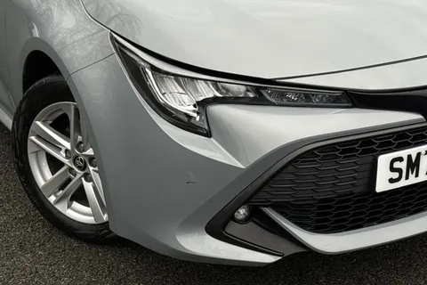 SM72BHF Toyota Corolla 1.8 VVT-h Icon Touring Sports CVT Euro 6 (s/s) 5dr Thumbnail #25