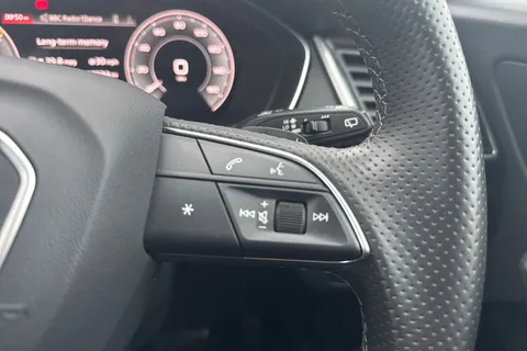 YF73HYK Audi Q5 50 TFSI e Quattro Black Edition 5dr S Tronic Thumbnail #24