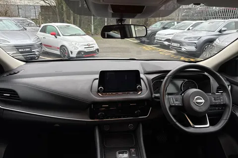 FV23MJX Nissan Qashqai 1.3 DiG-T MH 158 Acenta Premium 5dr Xtronic Thumbnail #25